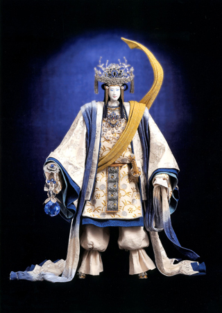 和紙で創世、神話の世界 伊勢神宮のお膝元で人形作家・阿部