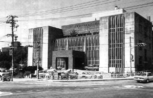 旧県会議事堂（昭和62年8月撮影）